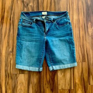 Levi’s Bermuda shorts size 8